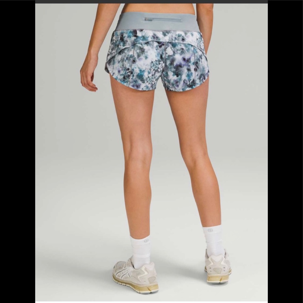 Lululemon Speed Up Low-Rise Short 2.5" Size 10